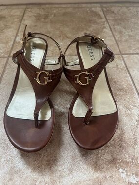 GUESS Brown Leather T-Strap Sandals with Gold Logo Accent